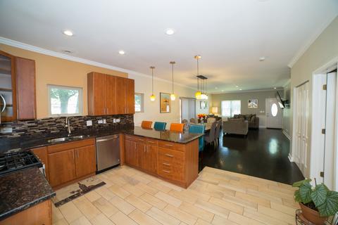 601 E 88th Pl, Chicago, IL 60619 photo 8