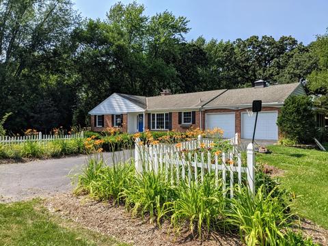 1108 Forest Dr, Elgin, IL 60123 photo 2