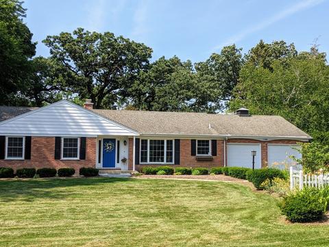 1108 Forest Dr, Elgin, IL 60123 photo 1