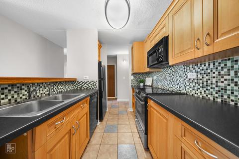 5550 Astor Ln #223, Rolling Meadows, IL 60008 photo 2