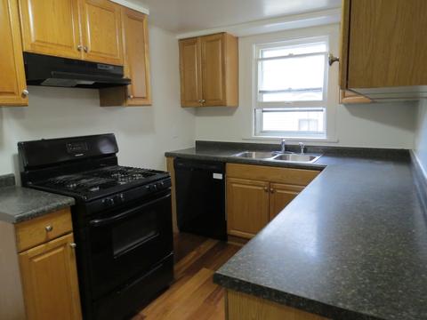 372 Hendee St, Elgin, IL 60123 photo 10