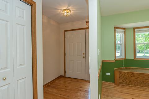 16008 Fairfield Dr, Plainfield, IL 60586 photo 3