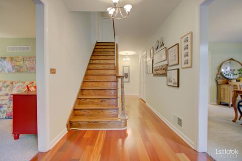 1213 Howard Cir, Wheaton, IL 60187 photo 4