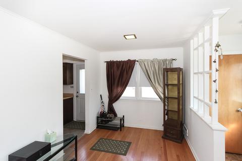 18 N Meyer Ct, Des Plaines, IL 60016 photo 5