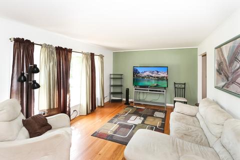 18 N Meyer Ct, Des Plaines, IL 60016 photo 3