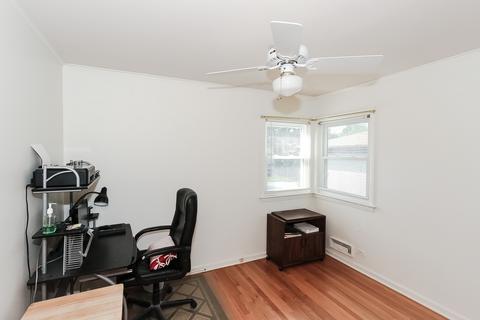 18 N Meyer Ct, Des Plaines, IL 60016 photo 11