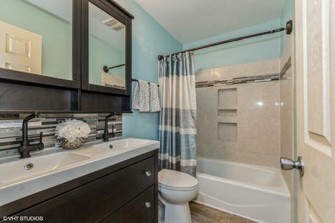 1252 Erie St, Elgin, IL 60123 photo 8