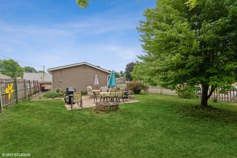 1252 Erie St, Elgin, IL 60123 photo 3