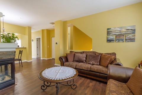 24 Cherbourg Ct, Wheeling, IL 60090 photo 3