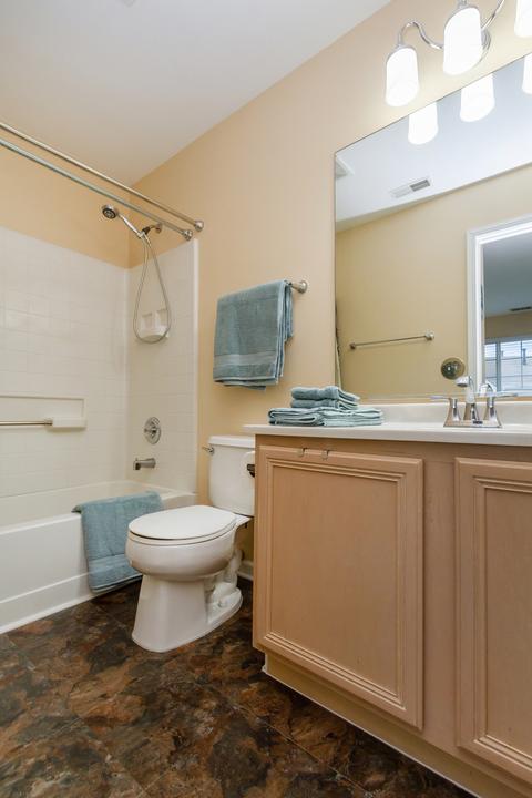 24 Cherbourg Ct, Wheeling, IL 60090 photo 16