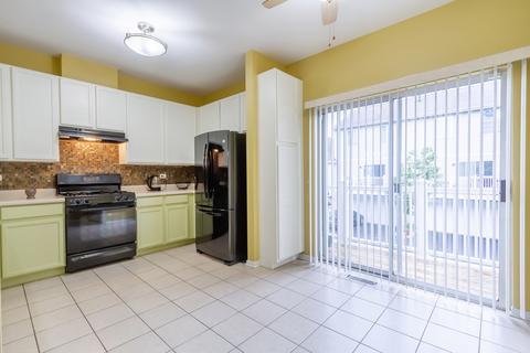 24 Cherbourg Ct, Wheeling, IL 60090 photo 7