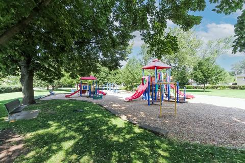 524 Amherst Ave, Des Plaines, IL 60016 photo 22
