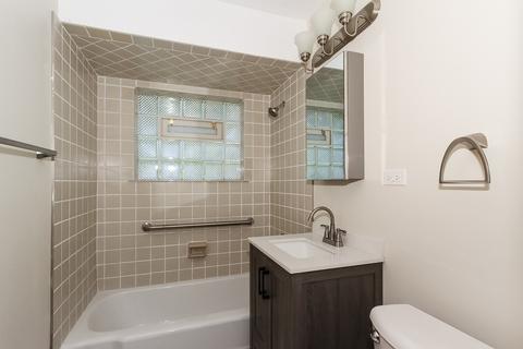 524 Amherst Ave, Des Plaines, IL 60016 photo 13