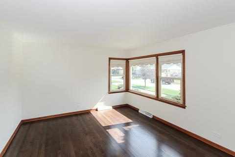 524 Amherst Ave, Des Plaines, IL 60016 photo 3