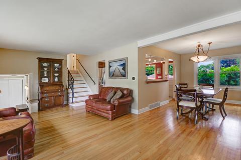 447 S Main St, Bartlett, IL 60103 photo 8