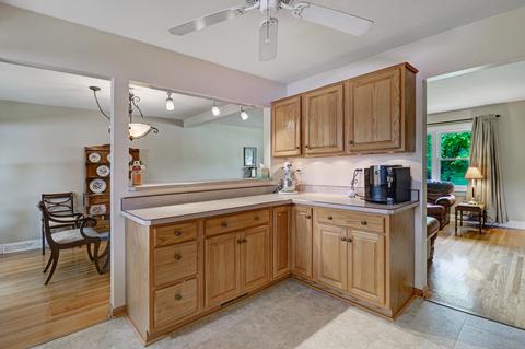 447 S Main St, Bartlett, IL 60103 photo 12