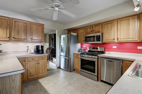 447 S Main St, Bartlett, IL 60103 photo 11