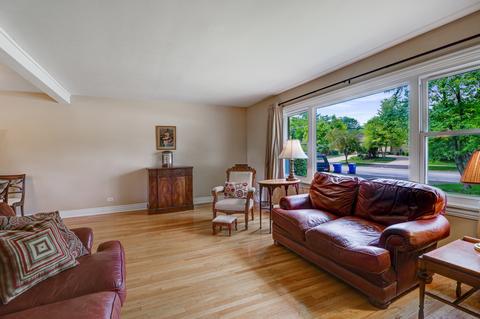 447 S Main St, Bartlett, IL 60103 photo 6
