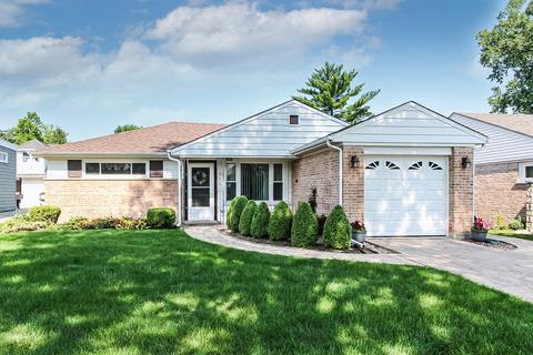 934 W Grant Dr, Des Plaines, IL 60016 photo 1