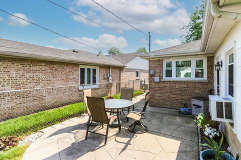 934 W Grant Dr, Des Plaines, IL 60016 photo 18