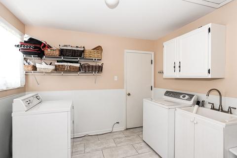 934 W Grant Dr, Des Plaines, IL 60016 photo 17