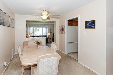 934 W Grant Dr, Des Plaines, IL 60016 photo 5