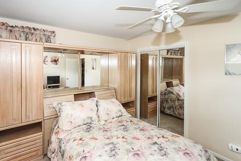 934 W Grant Dr, Des Plaines, IL 60016 photo 13