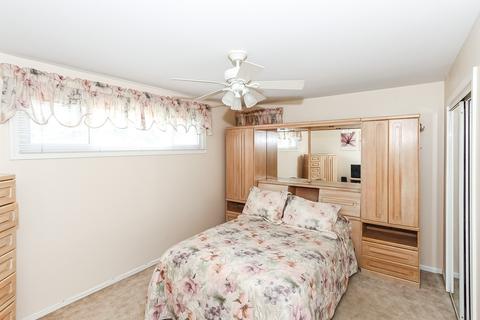 934 W Grant Dr, Des Plaines, IL 60016 photo 12