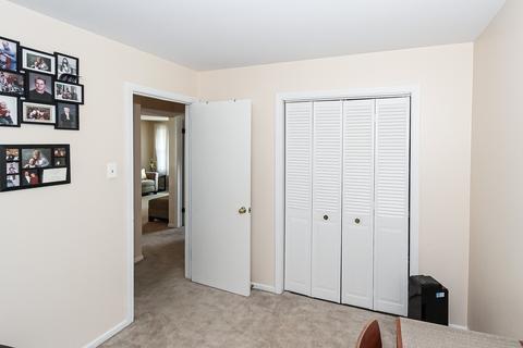 934 W Grant Dr, Des Plaines, IL 60016 photo 16