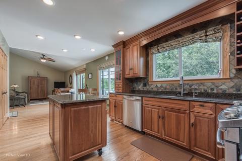 705 Crab Tree Ln, Bartlett, IL 60103 photo 9