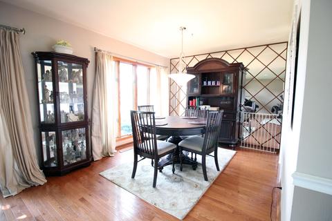 2101 Plainfield Dr, Des Plaines, IL 60018 photo 7
