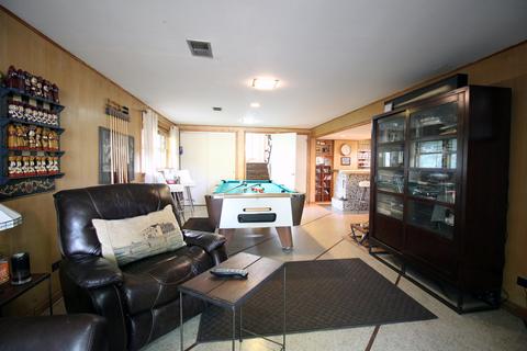 2101 Plainfield Dr, Des Plaines, IL 60018 photo 28