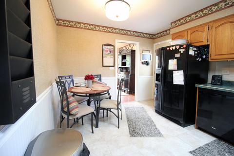 2101 Plainfield Dr, Des Plaines, IL 60018 photo 12