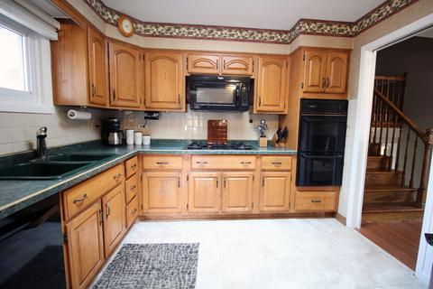 2101 Plainfield Dr, Des Plaines, IL 60018 photo 9