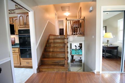 2101 Plainfield Dr, Des Plaines, IL 60018 photo 13