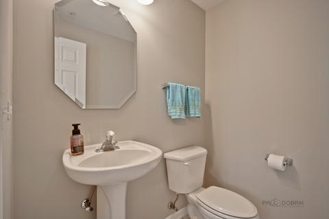 640 Mill Cir #107, Wheeling, IL 60090 photo 11