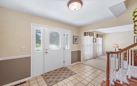 54 Decker Dr, Cary, IL 60013 photo 5