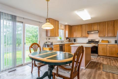 1681 Montclair Dr, Elgin, IL 60123 photo 4