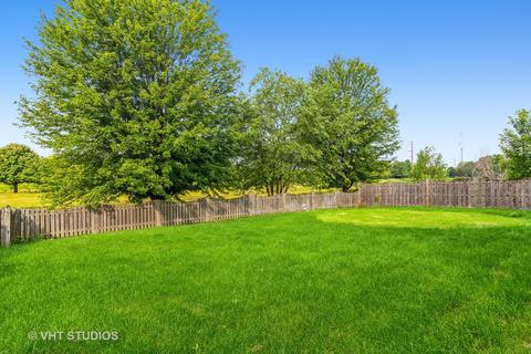 1681 Montclair Dr, Elgin, IL 60123 photo 16