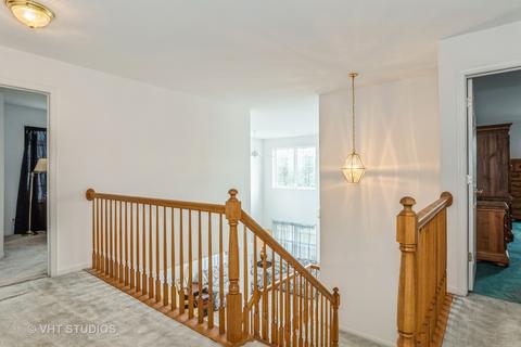 1681 Montclair Dr, Elgin, IL 60123 photo 8