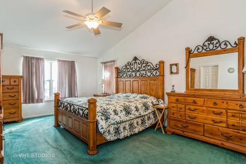 1681 Montclair Dr, Elgin, IL 60123 photo 9