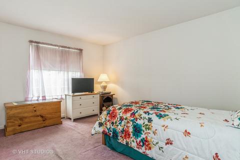 1681 Montclair Dr, Elgin, IL 60123 photo 11