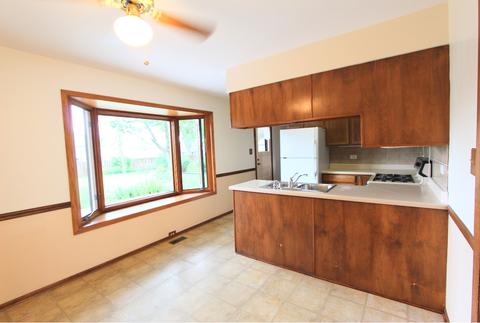355 Pleasant St, Hoffman Estates, IL 60169 photo 6