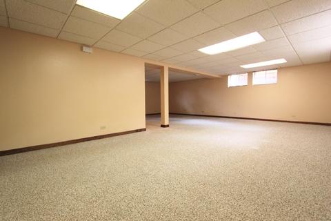 355 Pleasant St, Hoffman Estates, IL 60169 photo 16