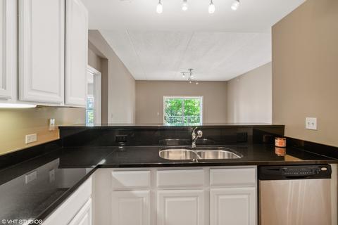 153 Pointe Dr #104, Northbrook, IL 60062 photo 9