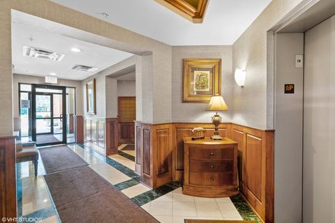 153 Pointe Dr #104, Northbrook, IL 60062 photo 3