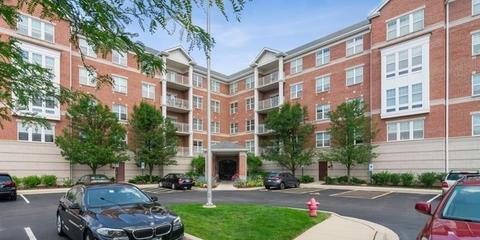 153 Pointe Dr #104, Northbrook, IL 60062 photo 2