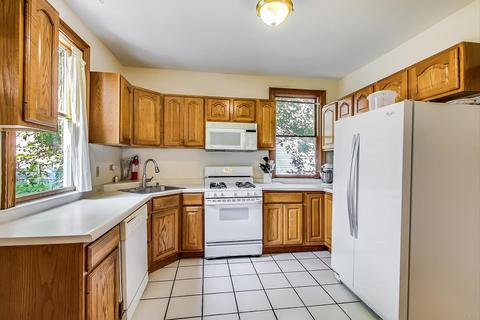 1379 Perry St, Des Plaines, IL 60016 photo 12