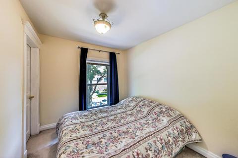 1379 Perry St, Des Plaines, IL 60016 photo 25