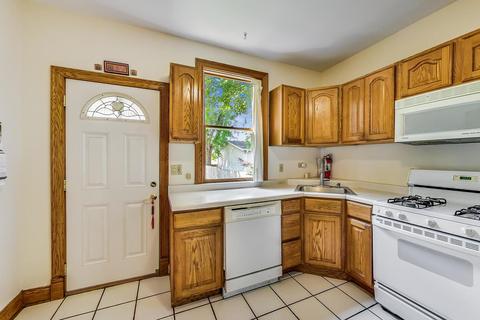 1379 Perry St, Des Plaines, IL 60016 photo 14